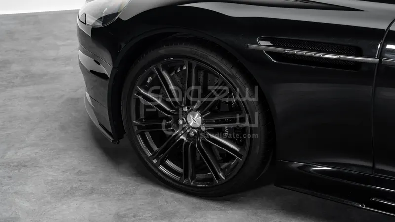 2013 استون مارتن دي بي  اس