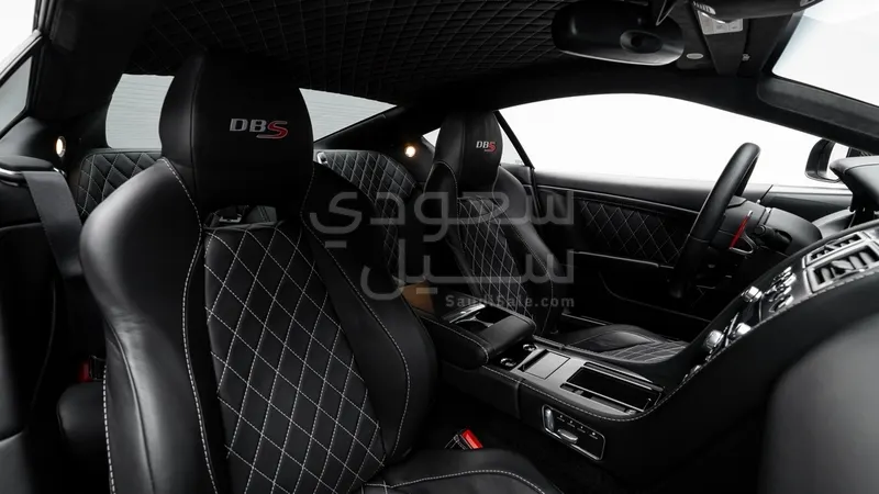 2013 استون مارتن دي بي  اس