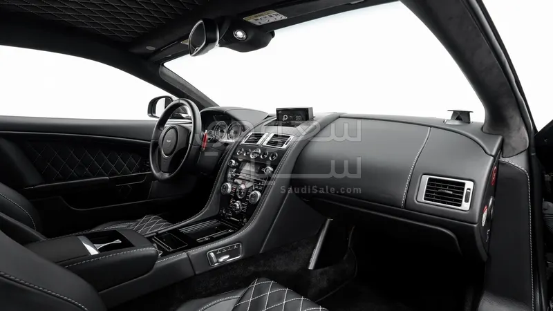 2013 استون مارتن دي بي  اس