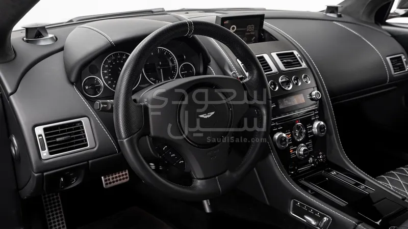 2013 استون مارتن دي بي  اس