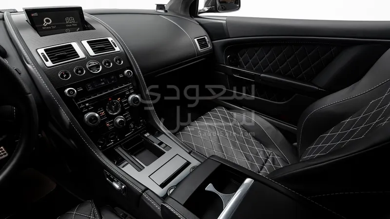 2013 استون مارتن دي بي  اس