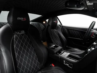 2013 استون مارتن دي بي  اس