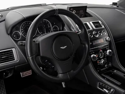 2013 استون مارتن دي بي  اس