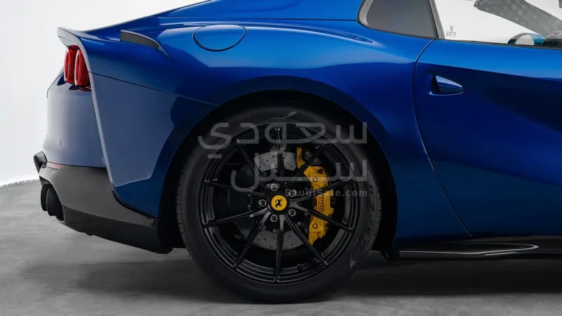 2021 فيراري 812 جي تي اس