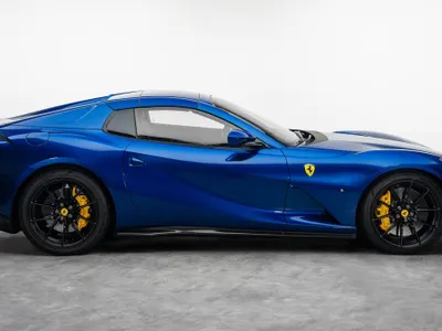 2021 فيراري 812 جي تي اس