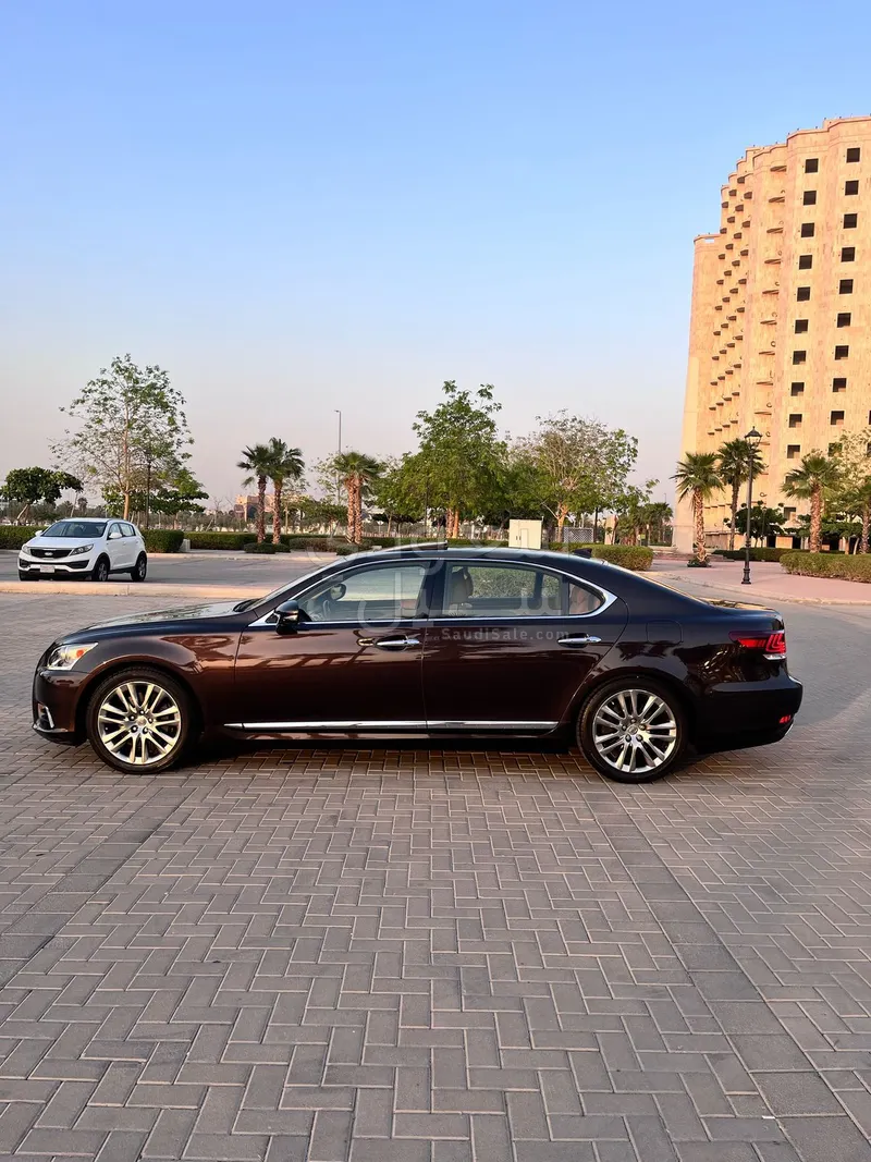 2014 لكزس إل إس 460 إل