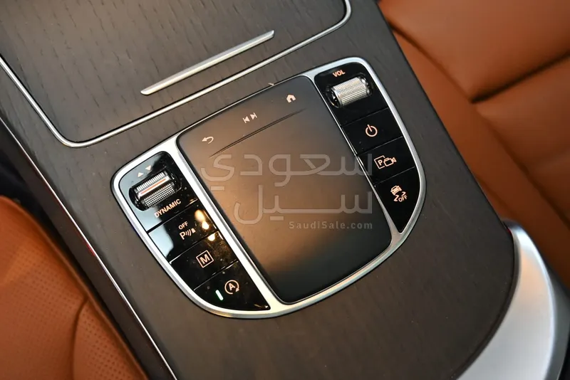 2023 مرسيدس - بنز جي إل سي 300