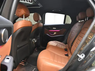 2023 مرسيدس - بنز جي إل سي 300