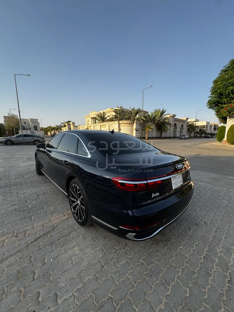 2022 اودي اي 8 50 تي إي اف اي