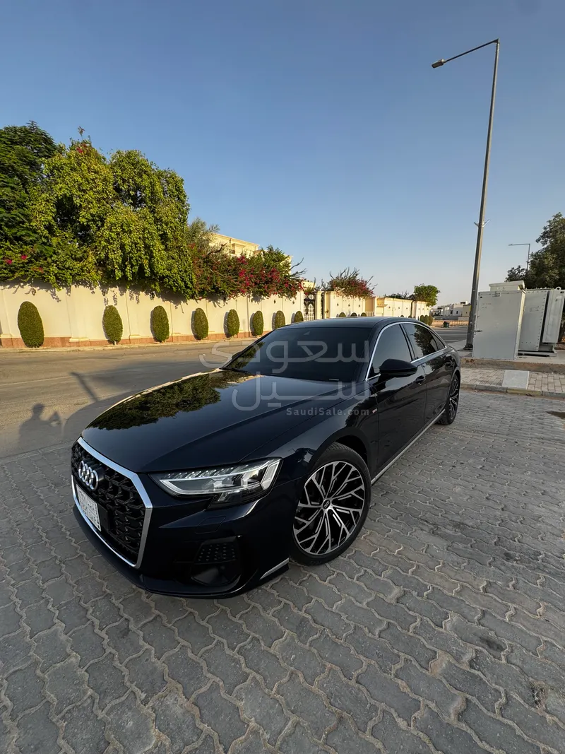 2022 اودي اي 8 50 تي إي اف اي