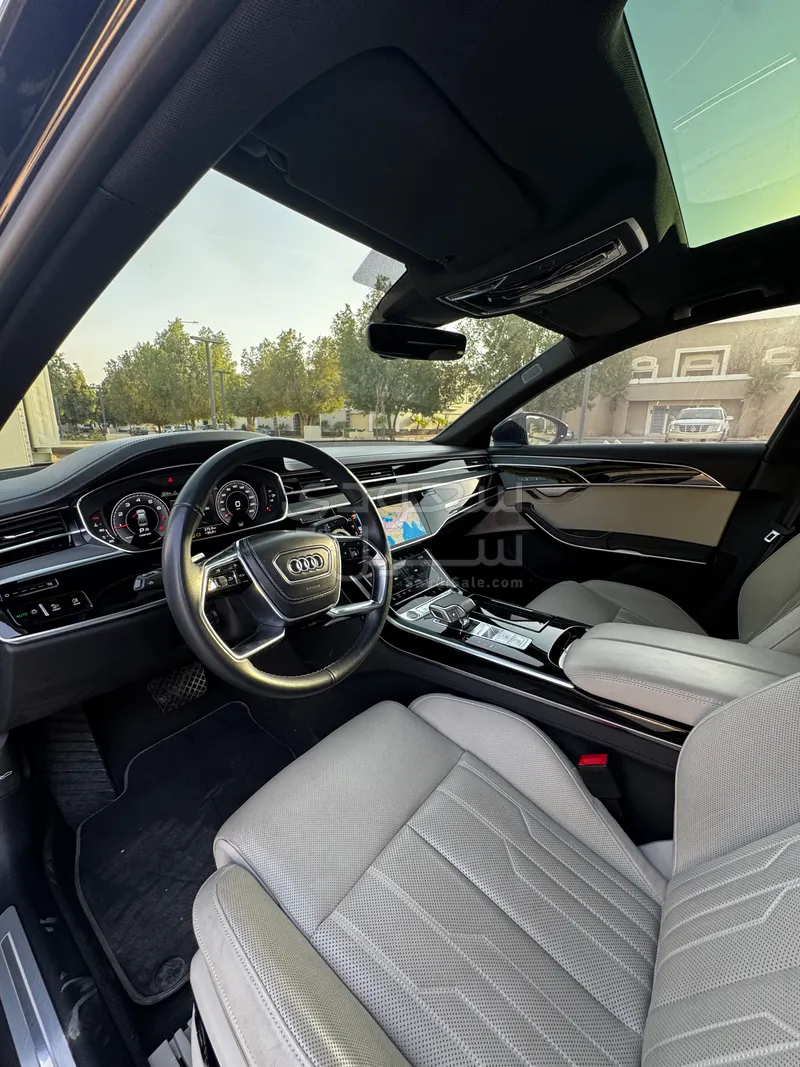 2022 اودي اي 8 50 تي إي اف اي