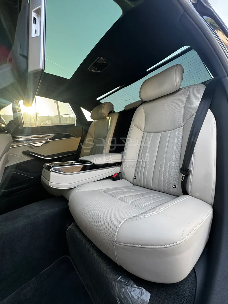 2022 اودي اي 8 50 تي إي اف اي