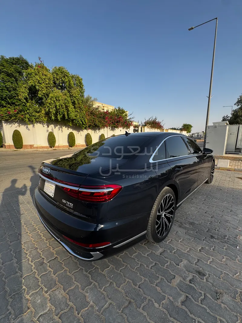 2022 اودي اي 8 50 تي إي اف اي