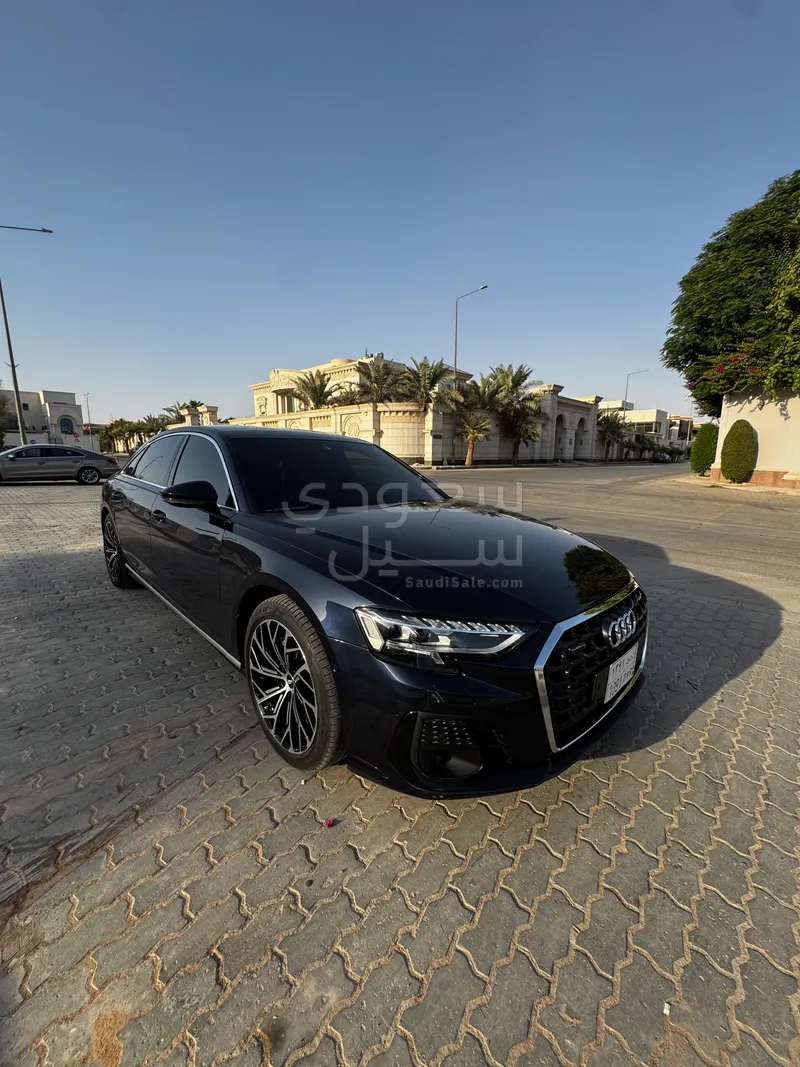 2022 اودي اي 8 50 تي إي اف اي