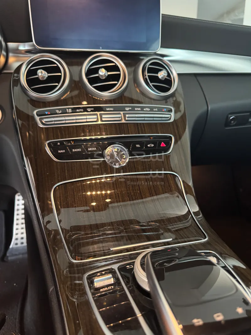 2015 مرسيدس - بنز سي 300 أي إم جي