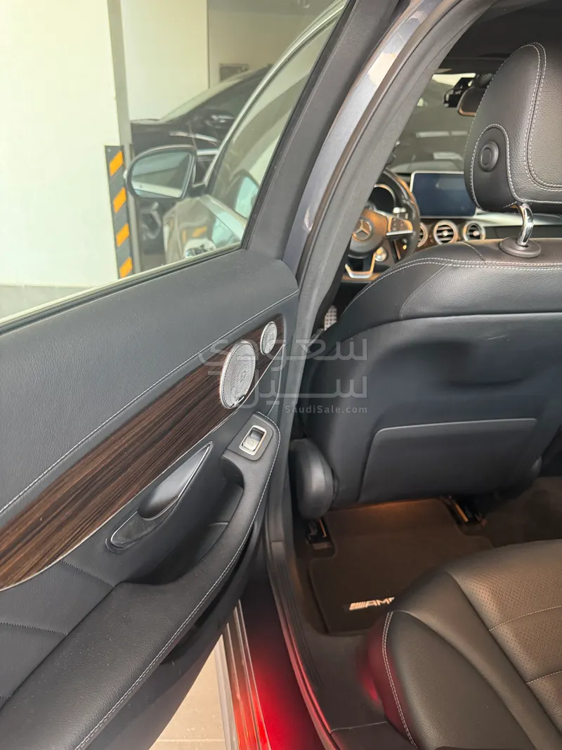 2015 مرسيدس - بنز سي 300 أي إم جي