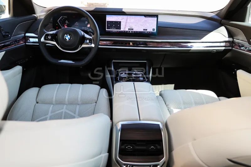 2024 بي ام دبليو الفئة السابعة 735أي