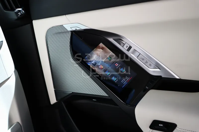 2024 بي ام دبليو الفئة السابعة 735أي