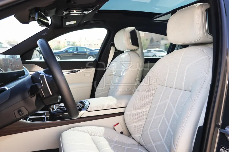 2024 بي ام دبليو الفئة السابعة 735أي