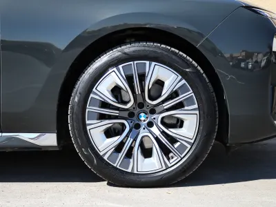 2024 بي ام دبليو الفئة السابعة 735أي