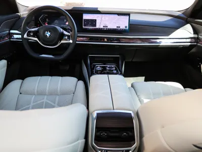 2024 بي ام دبليو الفئة السابعة 735أي