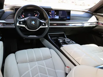 2024 بي ام دبليو الفئة السابعة 735أي