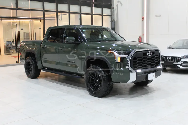 2022 Toyota Tundra Double Cab SR5