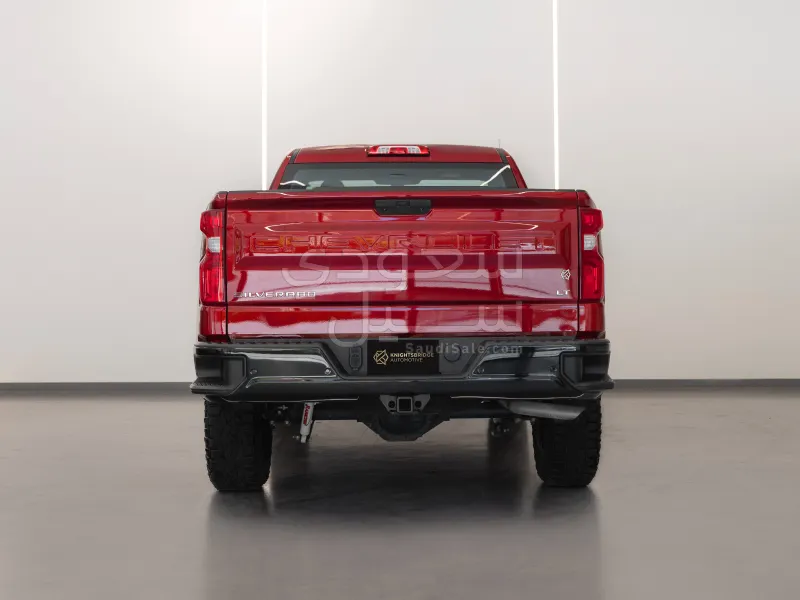 2021 شفروليه سلفرادو تريل بوس