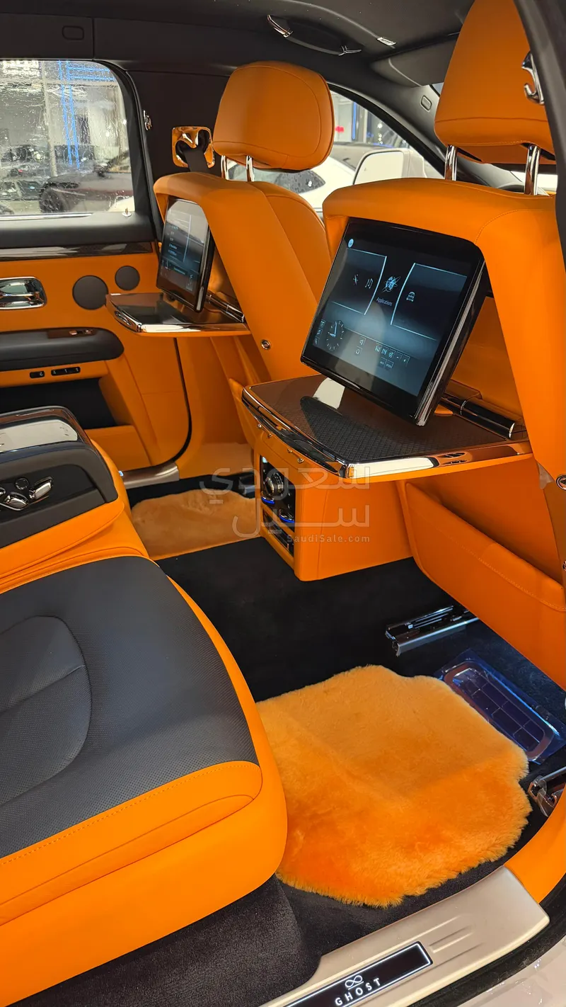 2023 رولز رويس قوست بلاك بادج