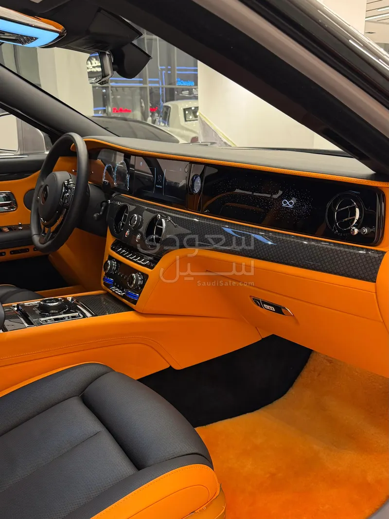 2023 رولز رويس قوست بلاك بادج