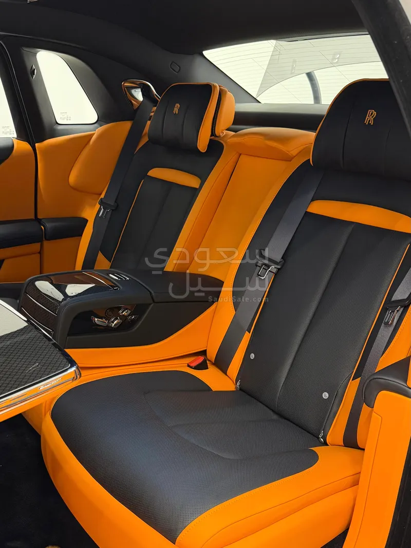 2023 رولز رويس قوست بلاك بادج