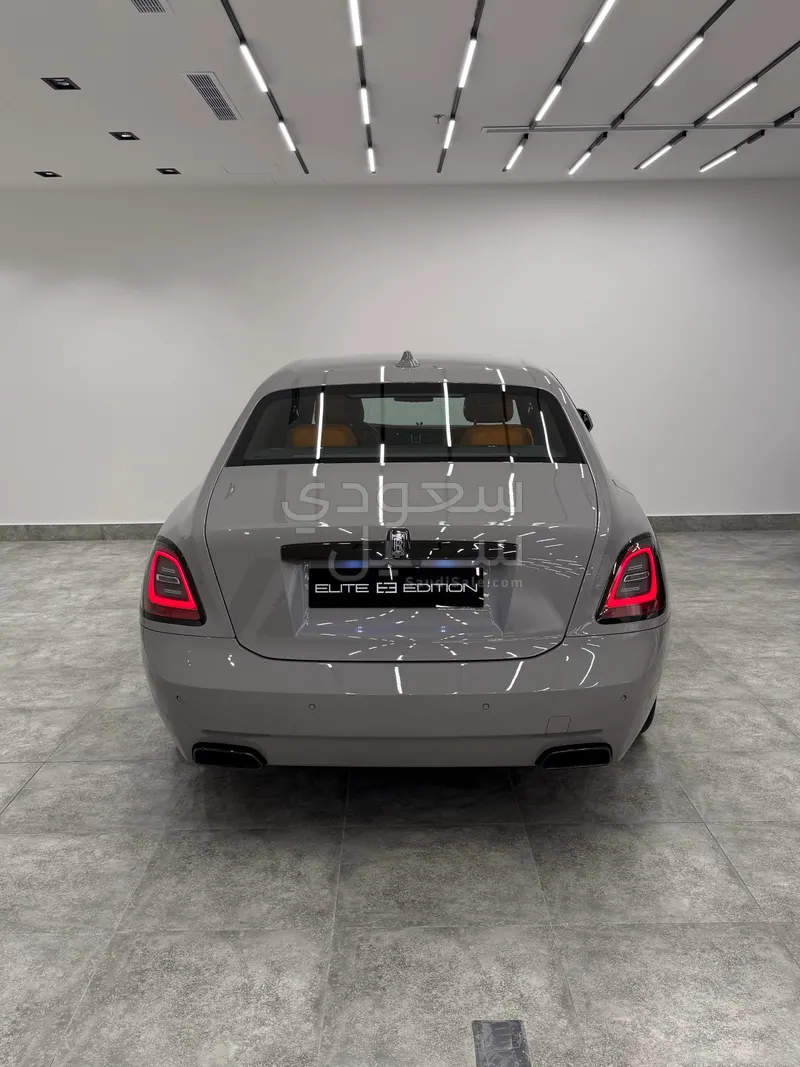 2023 رولز رويس قوست بلاك بادج