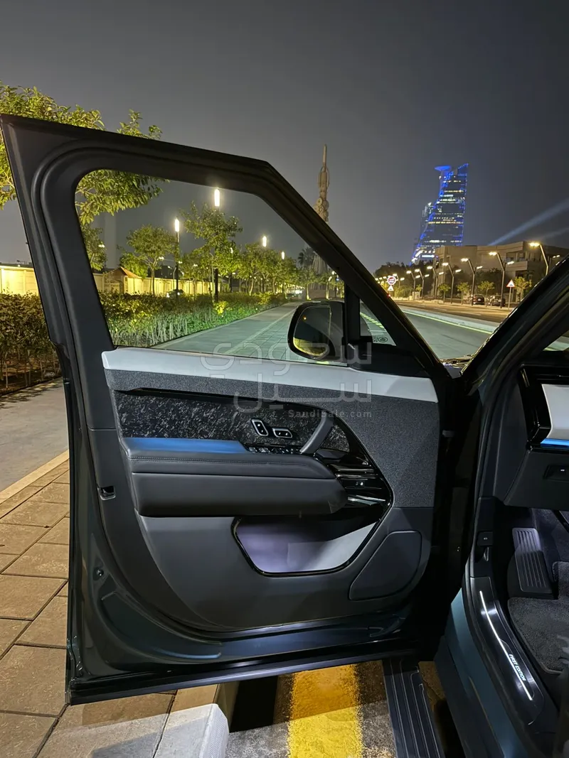 2023 لاند روفر رينج روفر سبورت فيرست اديشن