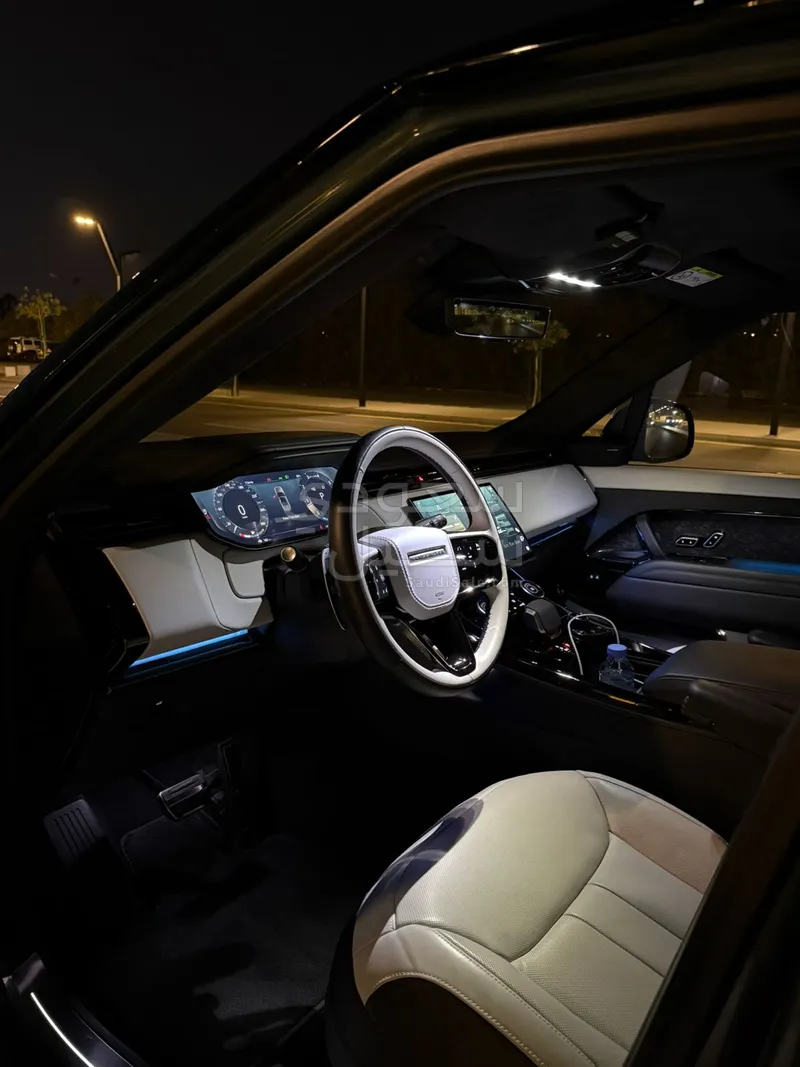 2023 لاند روفر رينج روفر سبورت فيرست اديشن