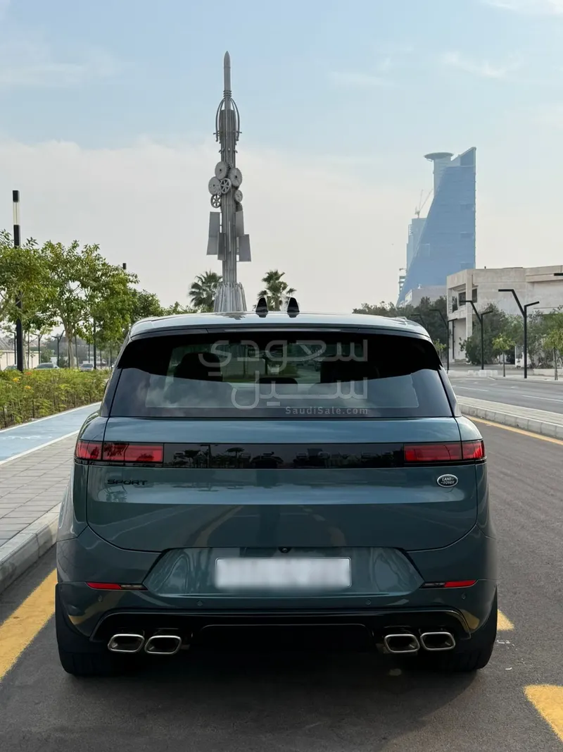 2023 لاند روفر رينج روفر سبورت فيرست اديشن