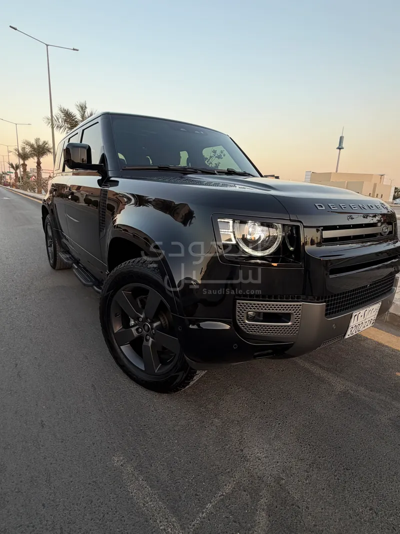 2025 لاند روفر ديفيندر 110