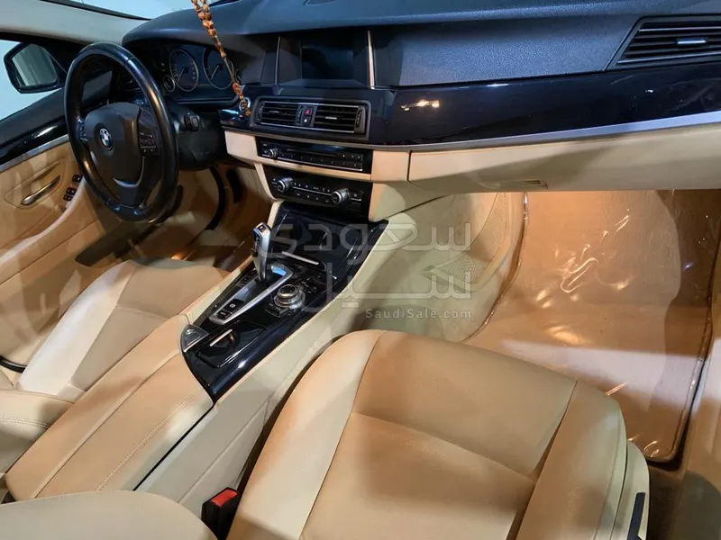 2015 بي ام دبليو الفئة الخامسة 520 أي