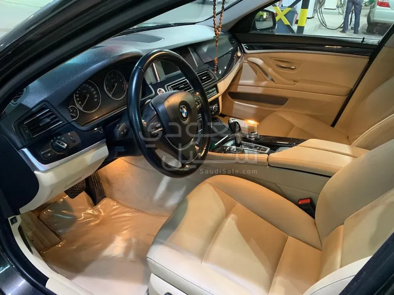 2015 بي ام دبليو الفئة الخامسة 520 أي