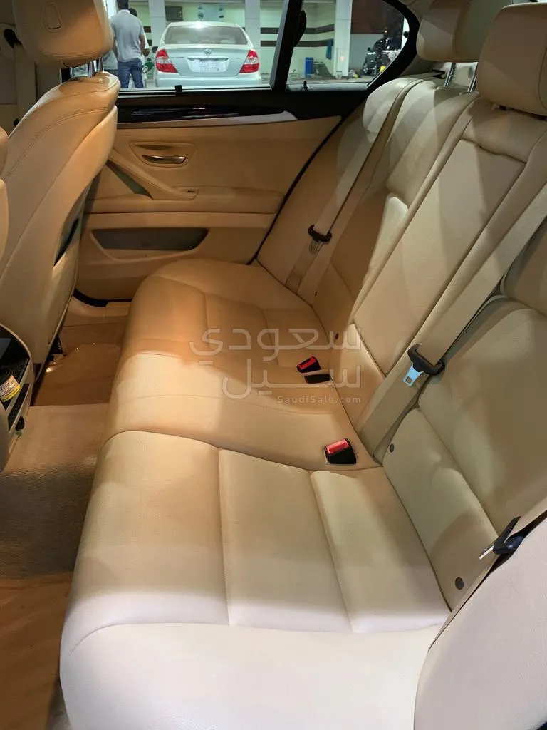 2015 بي ام دبليو الفئة الخامسة 520 أي