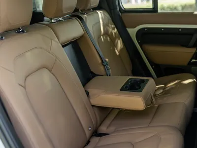 2023 لاند روفر ديفيندر 110