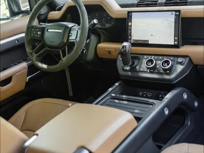 2023 لاند روفر ديفيندر 110