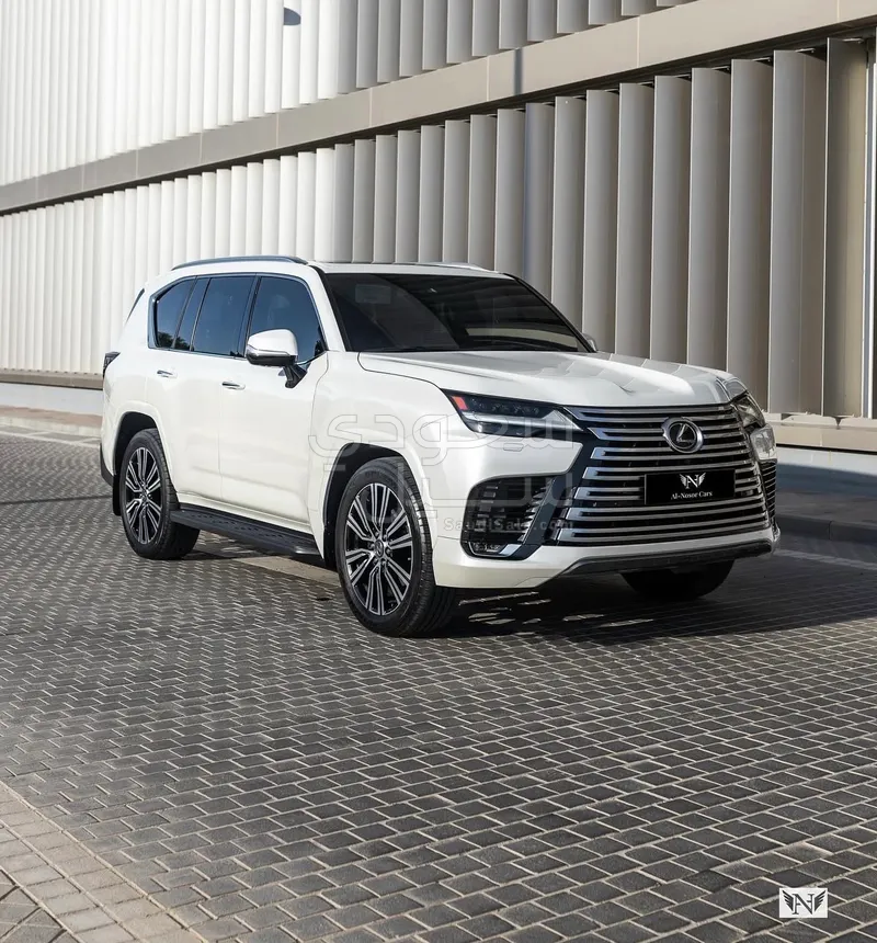 2023 لكزس إل إكس 600