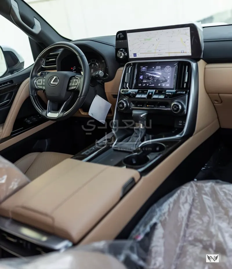 2023 لكزس إل إكس 600