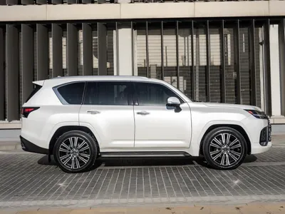 2023 لكزس إل إكس 600