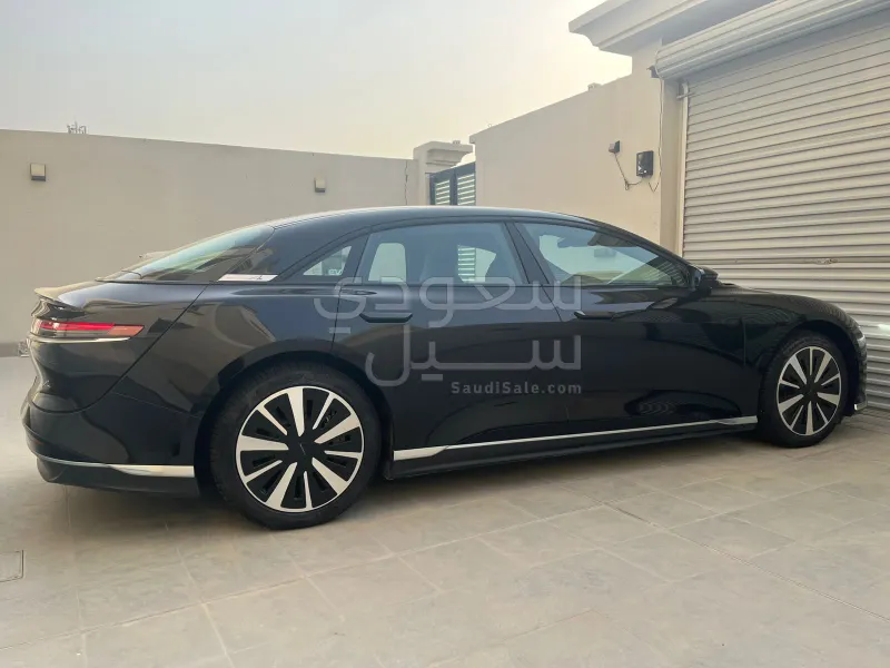 2024 لوسيد اير بيور