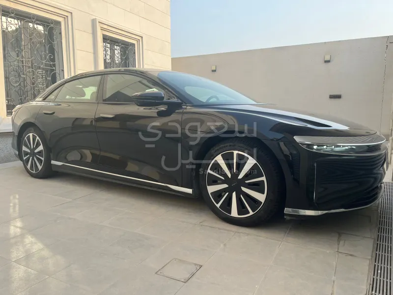 2024 لوسيد اير بيور