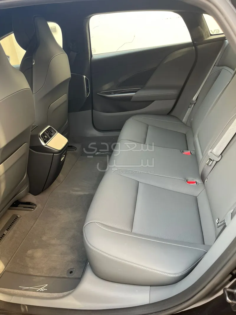 2024 لوسيد اير بيور