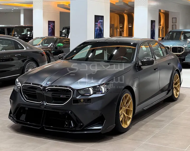 2025 بي ام دبليو الفئة ام إم 5