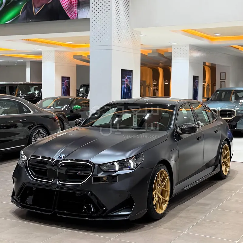 2025 بي ام دبليو الفئة ام إم 5