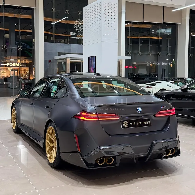 2025 بي ام دبليو الفئة ام إم 5